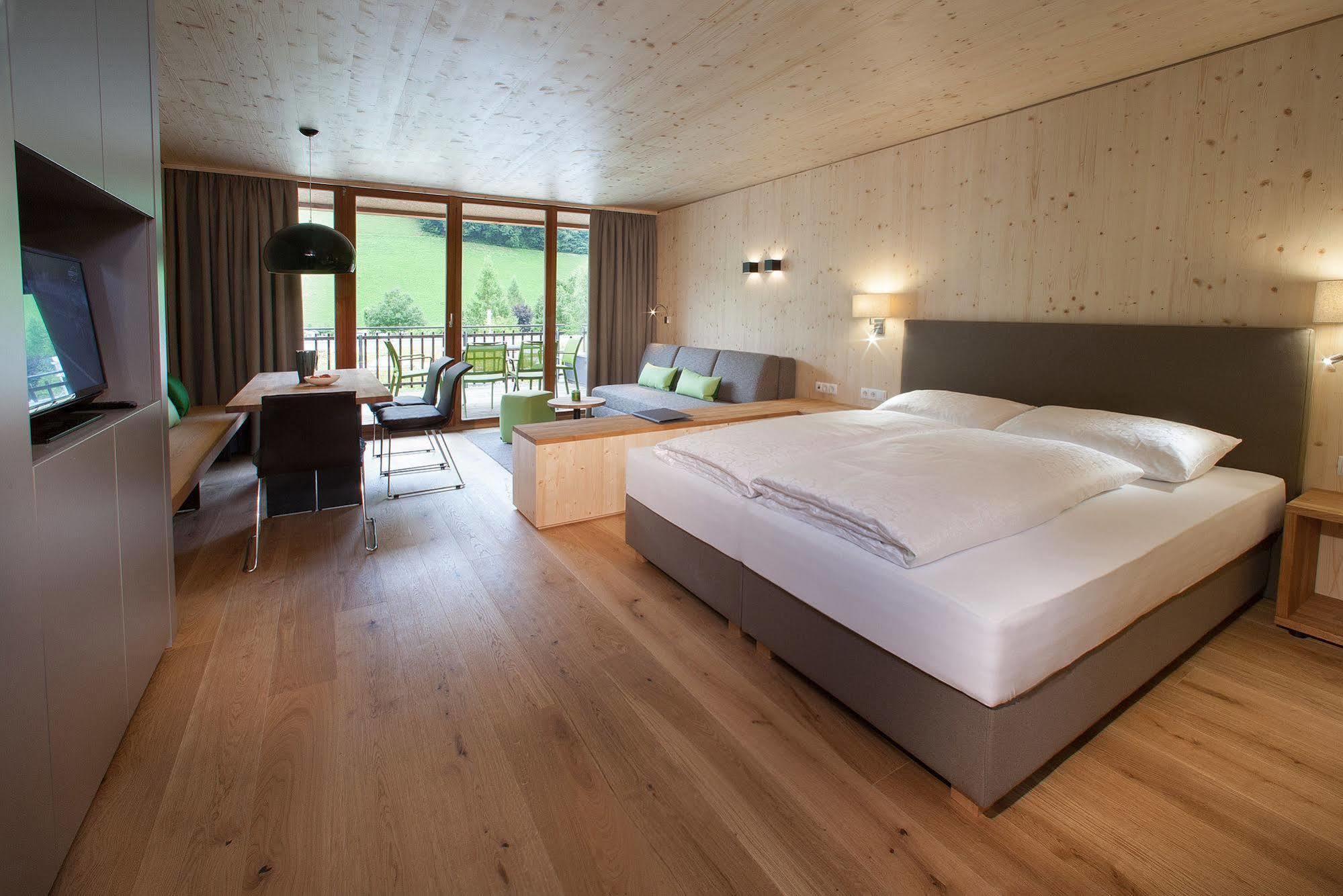 Natuerlich Hell. Aparthotel & Camping Fuegen Luaran gambar